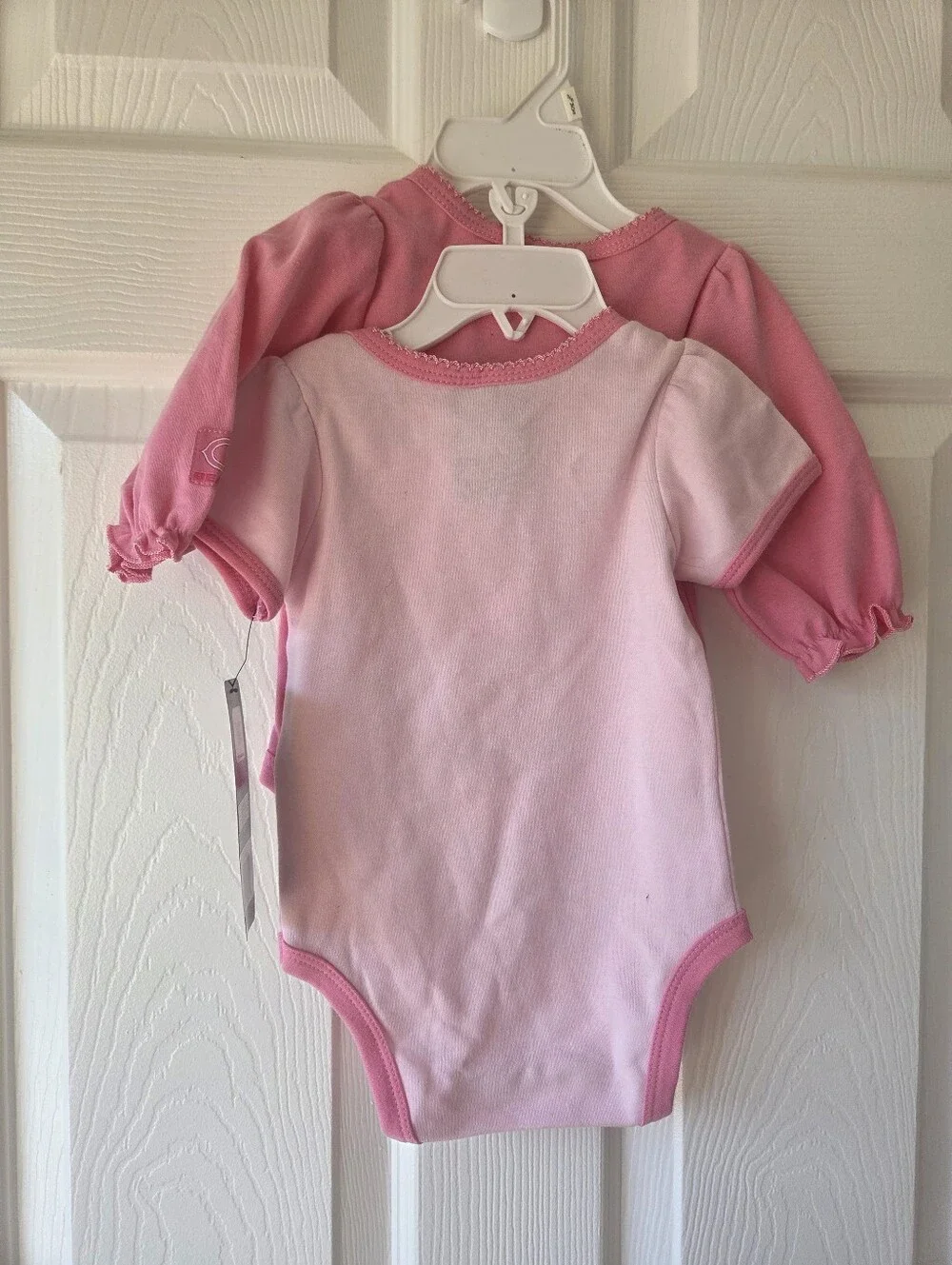 Chicago Bears Baby Girl Bodysuits 3-6M 2pc Tshirt Fan Apparel NFL NWT Pink